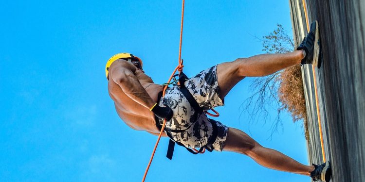 Mirroring Success: The Power of Self-Reflection for Leadership Growth